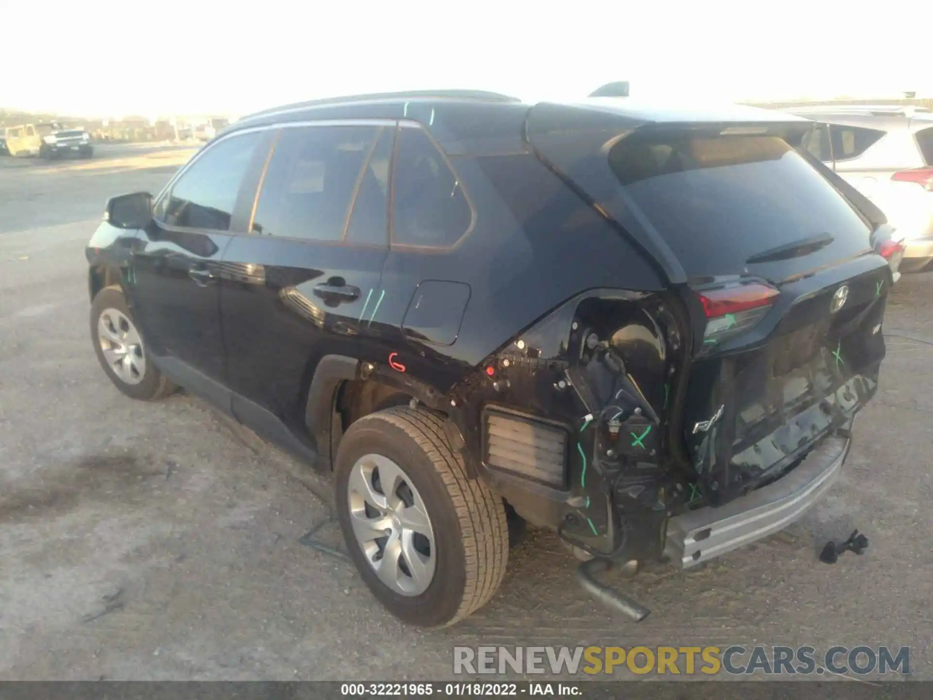 3 Фотография поврежденного автомобиля 2T3K1RFV5LC040329 TOYOTA RAV4 2020