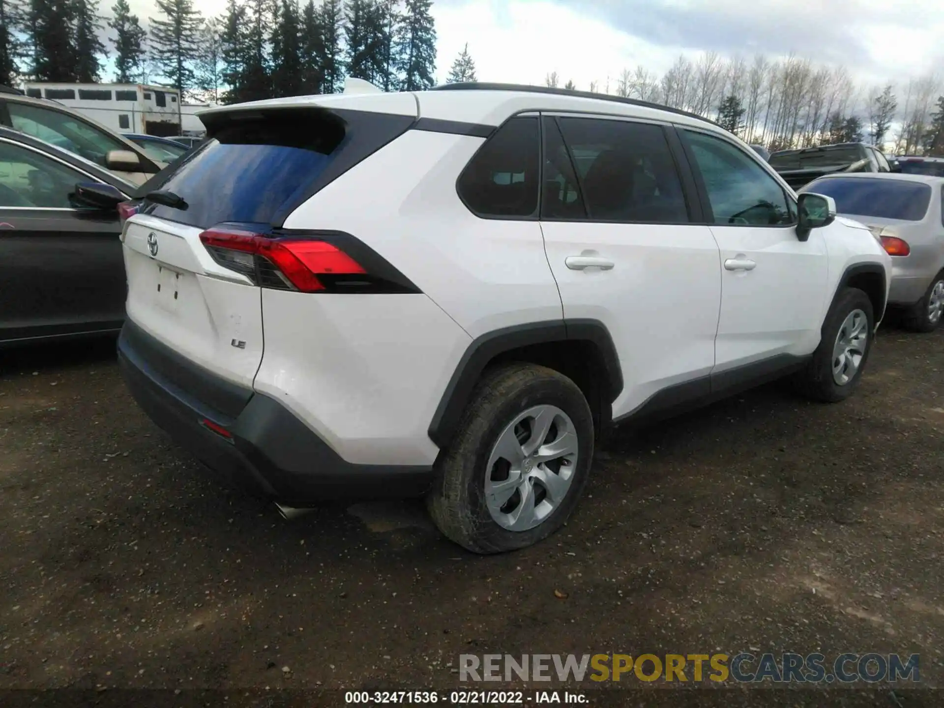 4 Photograph of a damaged car 2T3K1RFV5LC062962 TOYOTA RAV4 2020