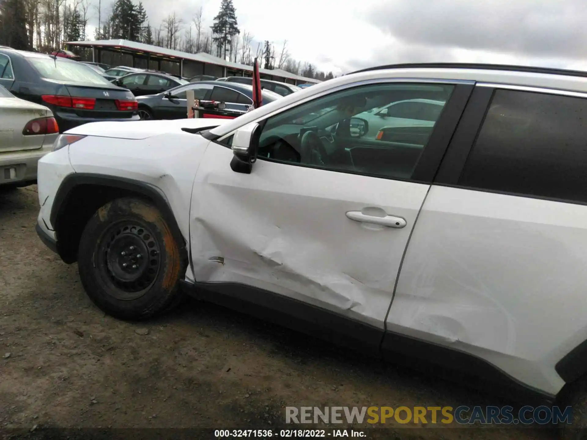 6 Photograph of a damaged car 2T3K1RFV5LC062962 TOYOTA RAV4 2020