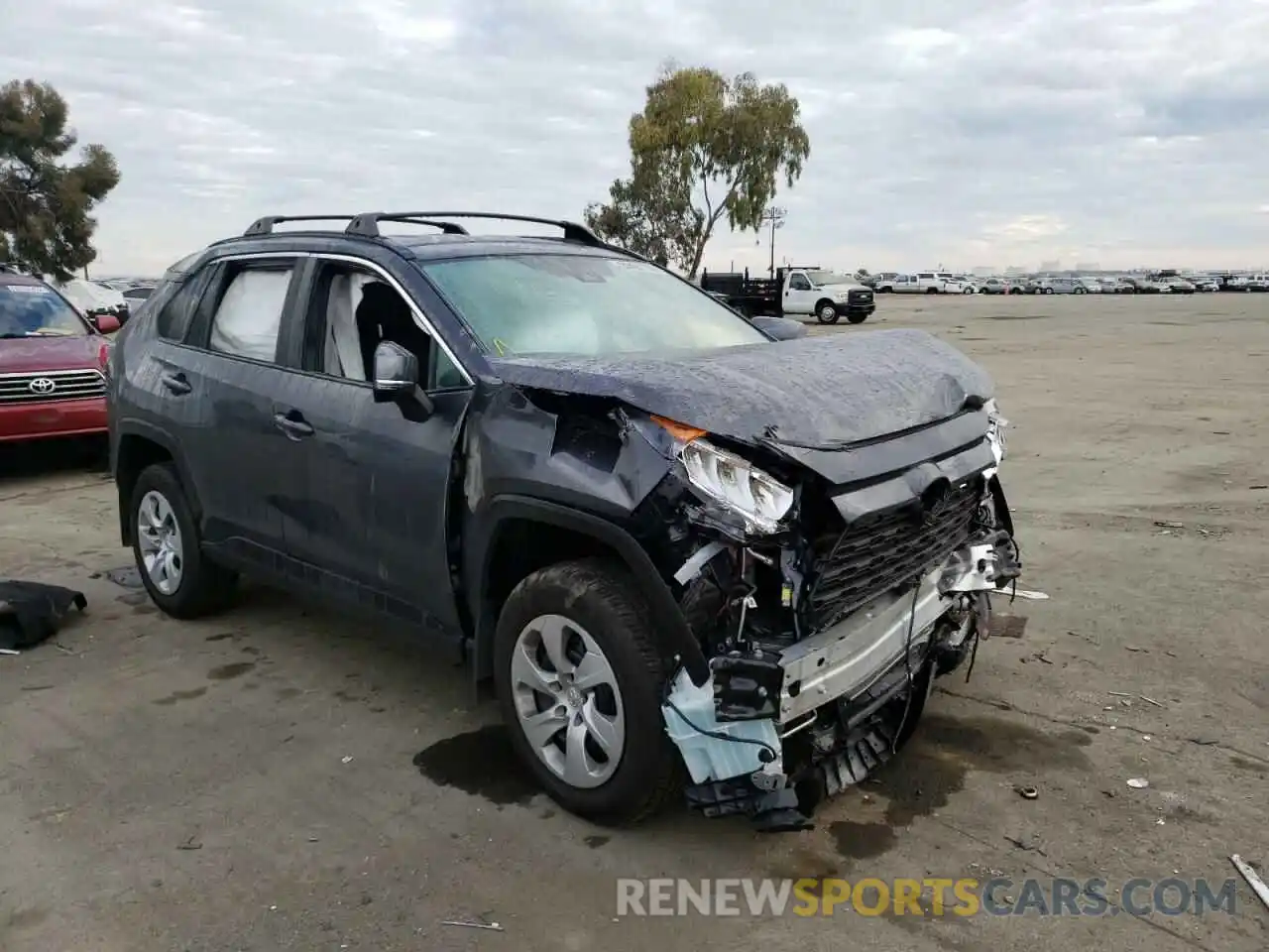 1 Photograph of a damaged car 2T3K1RFV5LW099752 TOYOTA RAV4 2020