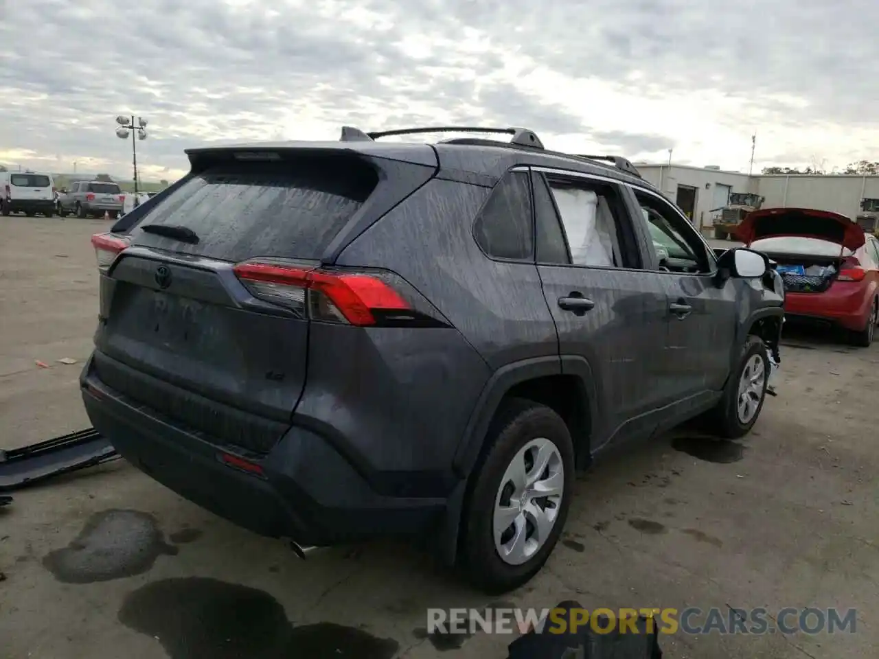 4 Photograph of a damaged car 2T3K1RFV5LW099752 TOYOTA RAV4 2020