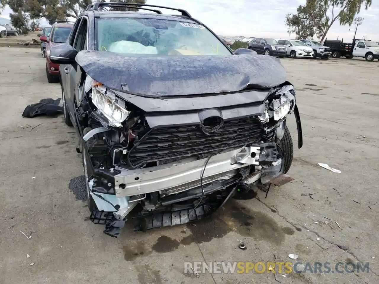 9 Photograph of a damaged car 2T3K1RFV5LW099752 TOYOTA RAV4 2020