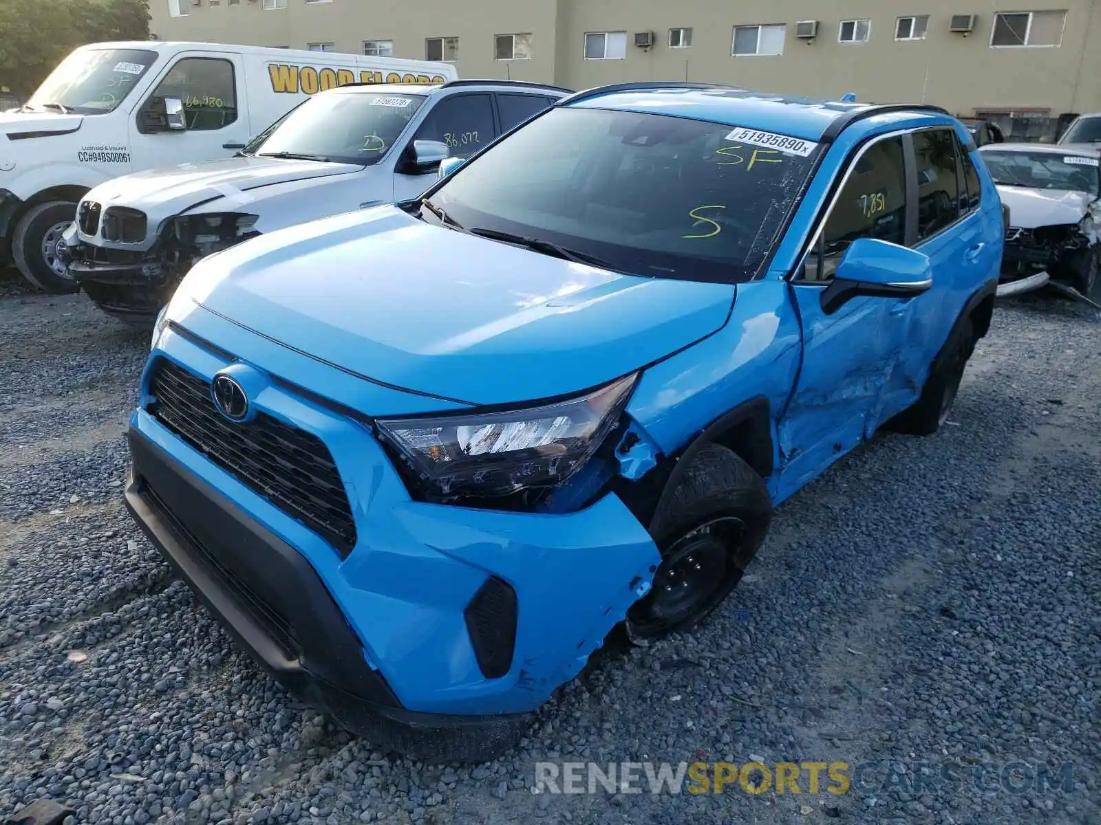 2 Фотография поврежденного автомобиля 2T3K1RFV6LC038329 TOYOTA RAV4 2020