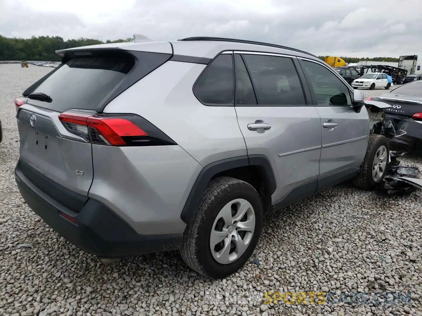 4 Photograph of a damaged car 2T3K1RFV6LC065708 TOYOTA RAV4 2020