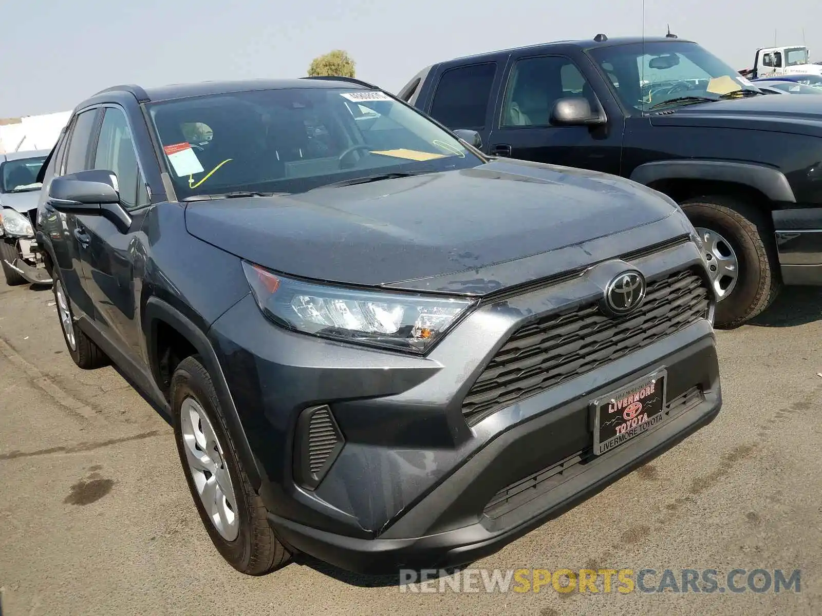 1 Photograph of a damaged car 2T3K1RFV6LW082197 TOYOTA RAV4 2020