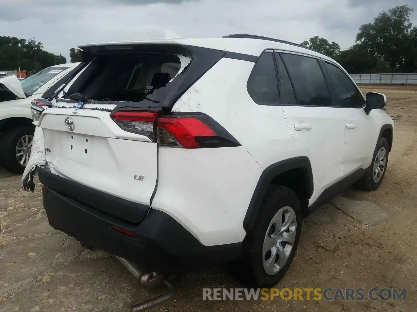 4 Photograph of a damaged car 2T3K1RFV7LC061828 TOYOTA RAV4 2020