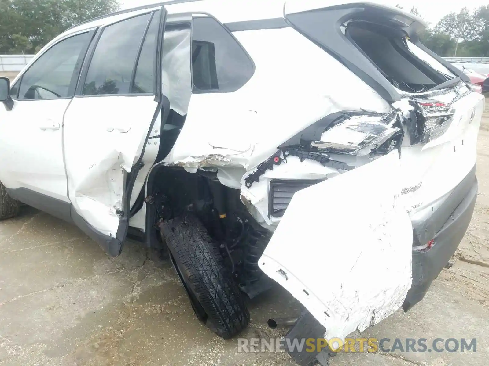 9 Photograph of a damaged car 2T3K1RFV7LC061828 TOYOTA RAV4 2020