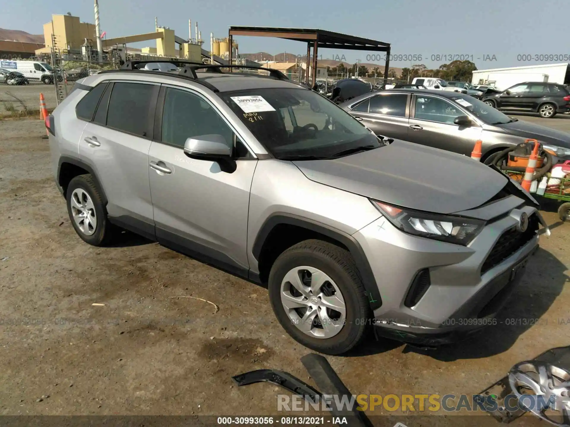 1 Photograph of a damaged car 2T3K1RFV8LW076739 TOYOTA RAV4 2020