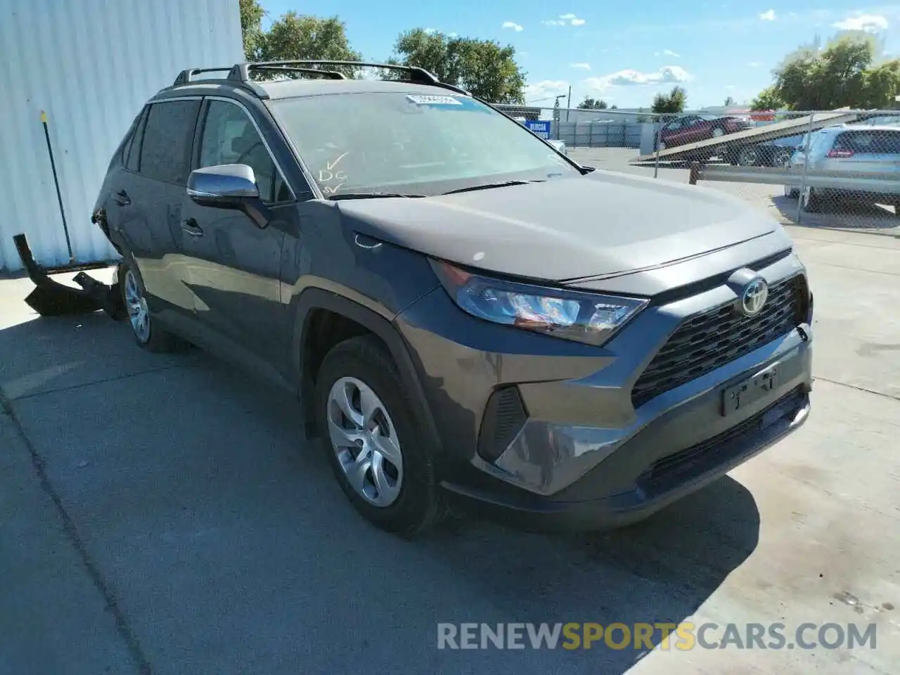 1 Photograph of a damaged car 2T3K1RFV9LW082646 TOYOTA RAV4 2020