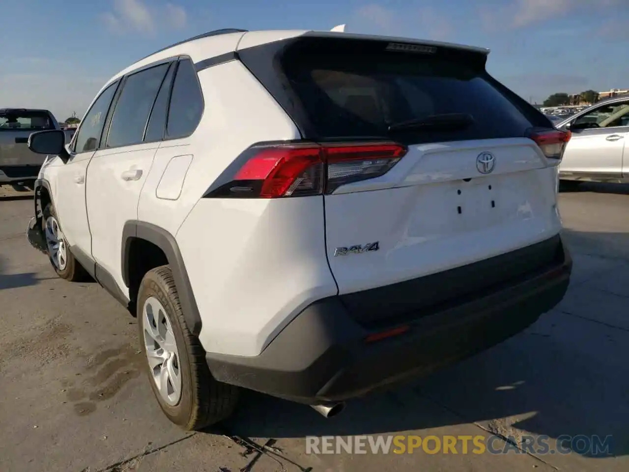 3 Photograph of a damaged car 2T3K1RFV9LW093260 TOYOTA RAV4 2020