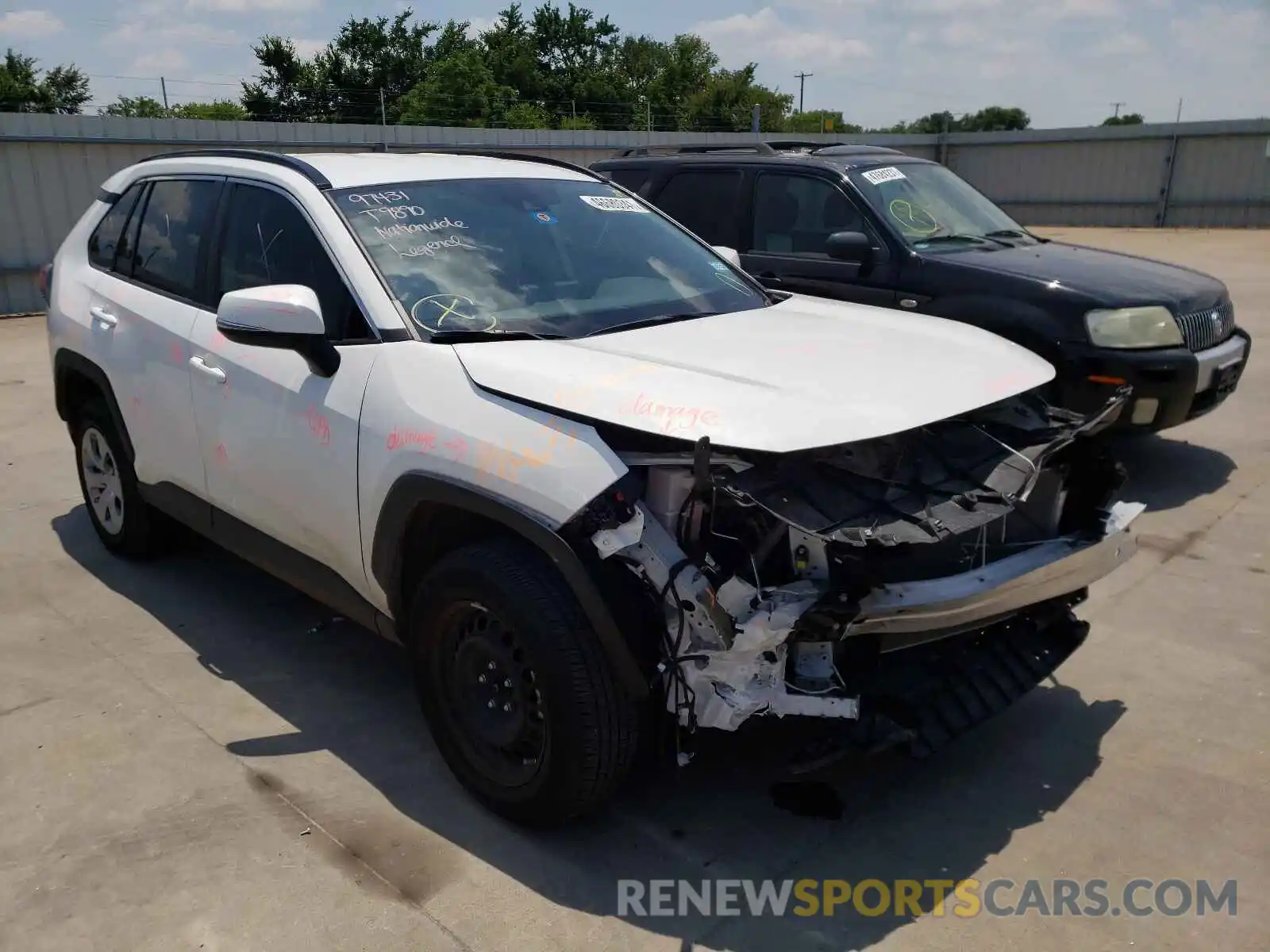 1 Photograph of a damaged car 2T3K1RFV9LW093615 TOYOTA RAV4 2020