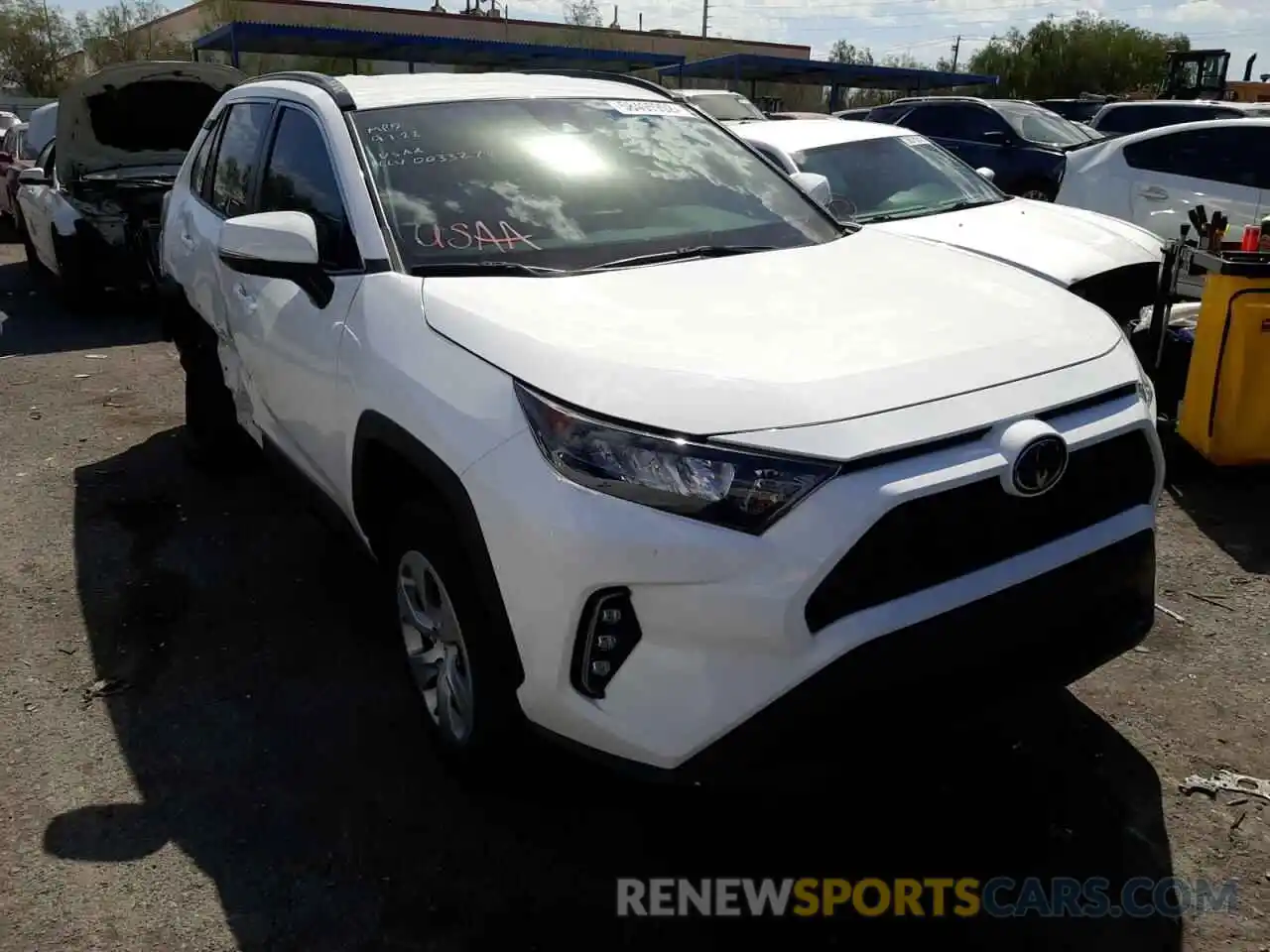 1 Photograph of a damaged car 2T3K1RFVXLC072547 TOYOTA RAV4 2020