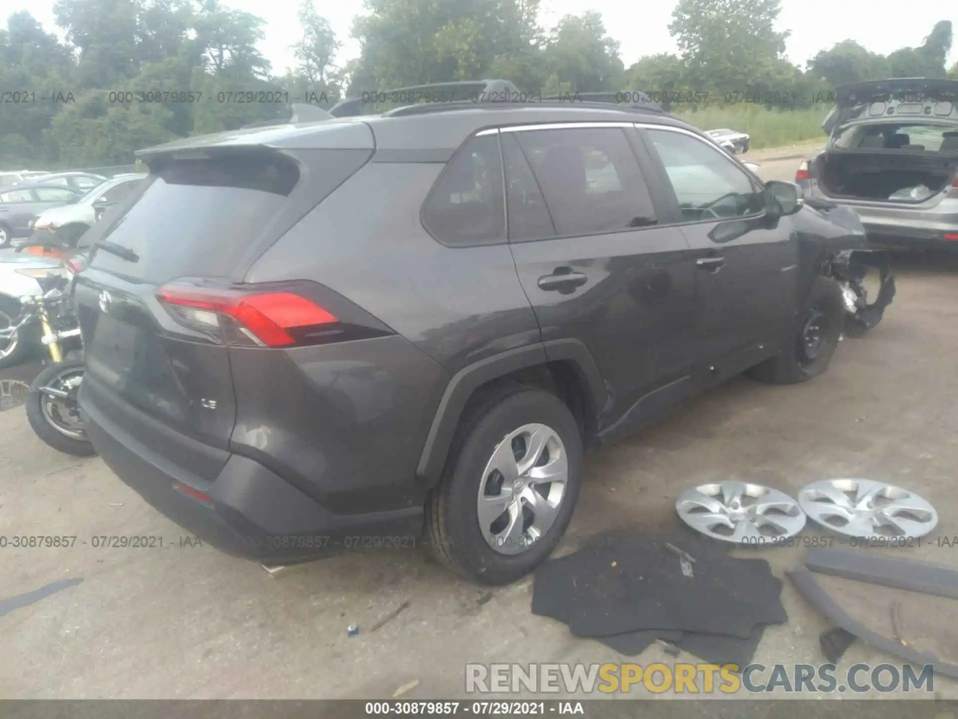 4 Photograph of a damaged car 2T3K1RFVXLW070764 TOYOTA RAV4 2020