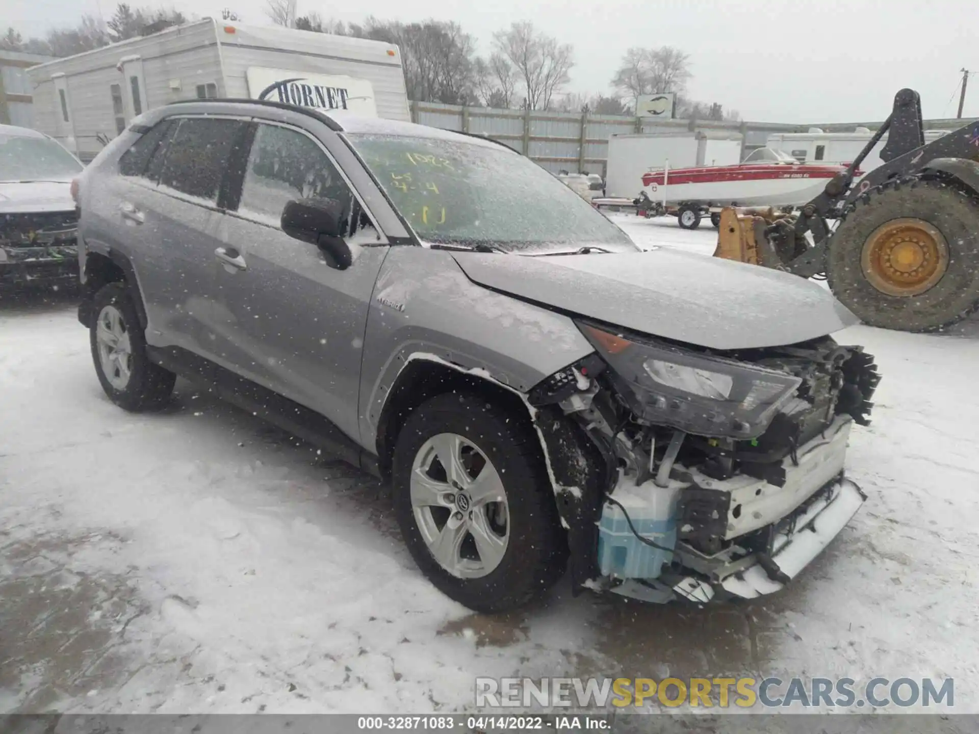 1 Photograph of a damaged car 2T3L6RFV3LW001355 TOYOTA RAV4 2020