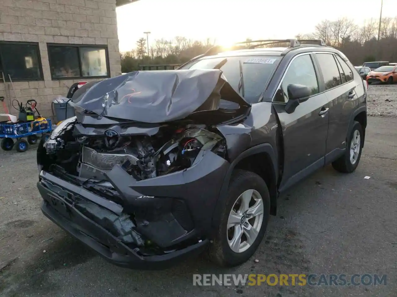 2 Photograph of a damaged car 2T3LWRFV1LW053518 TOYOTA RAV4 2020