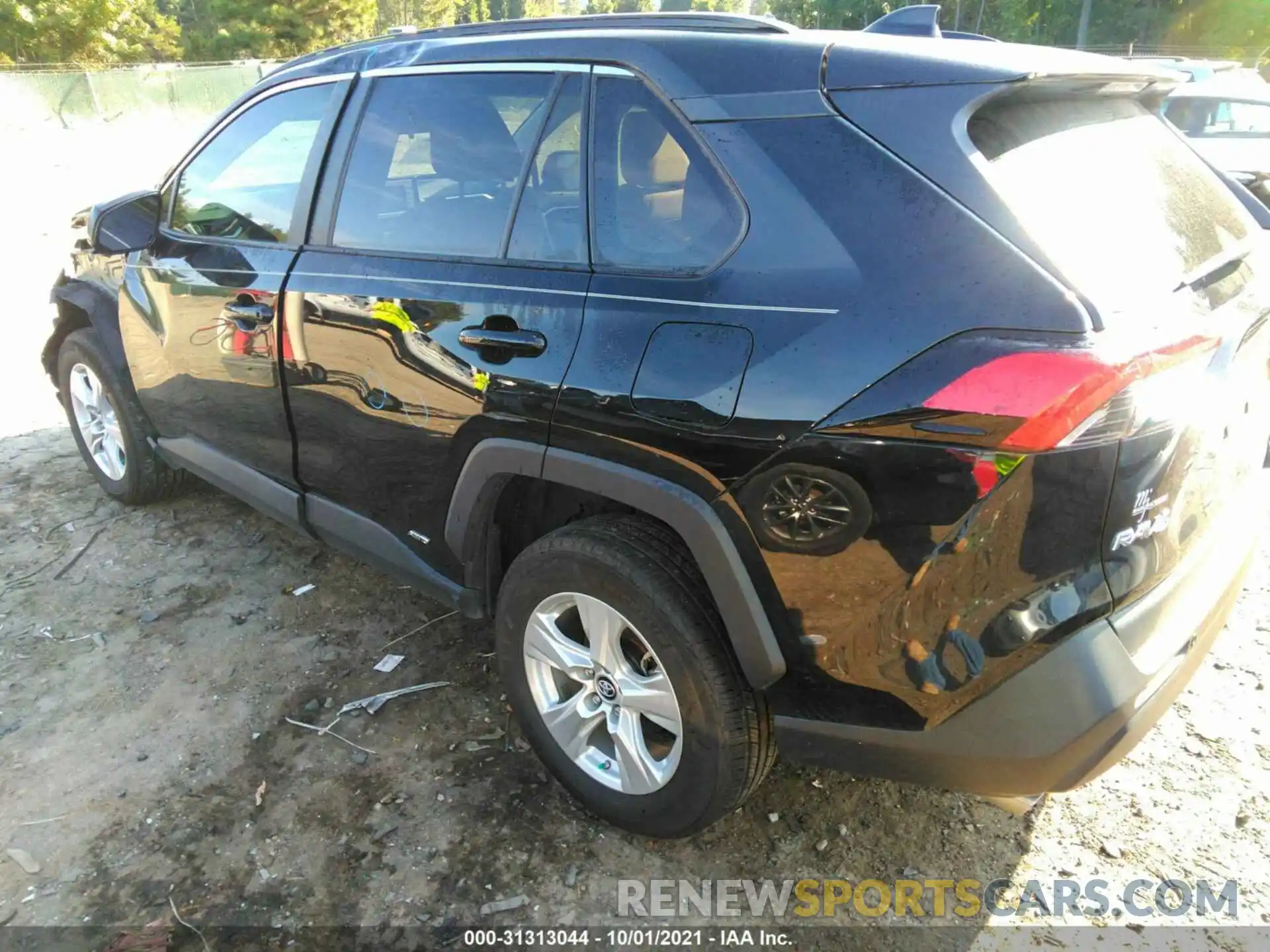 3 Photograph of a damaged car 2T3LWRFV1LW075678 TOYOTA RAV4 2020