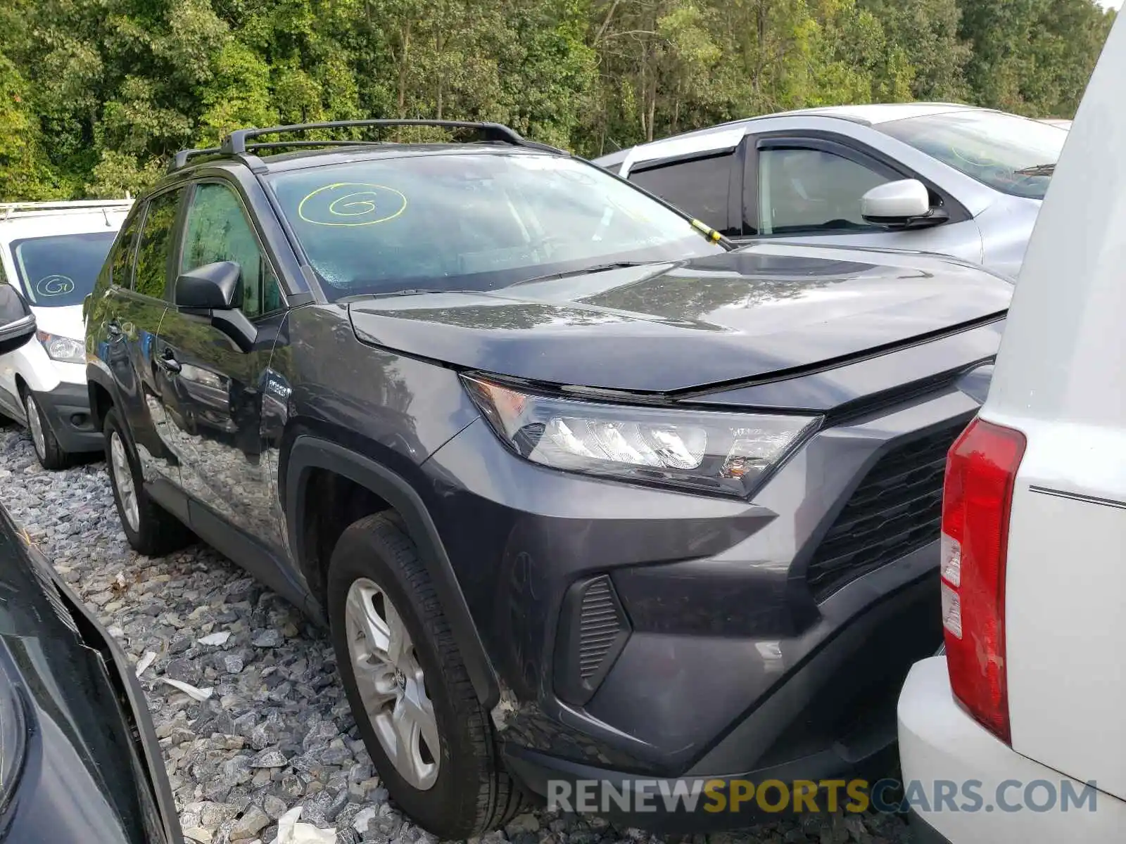 1 Photograph of a damaged car 2T3LWRFV2LW055858 TOYOTA RAV4 2020