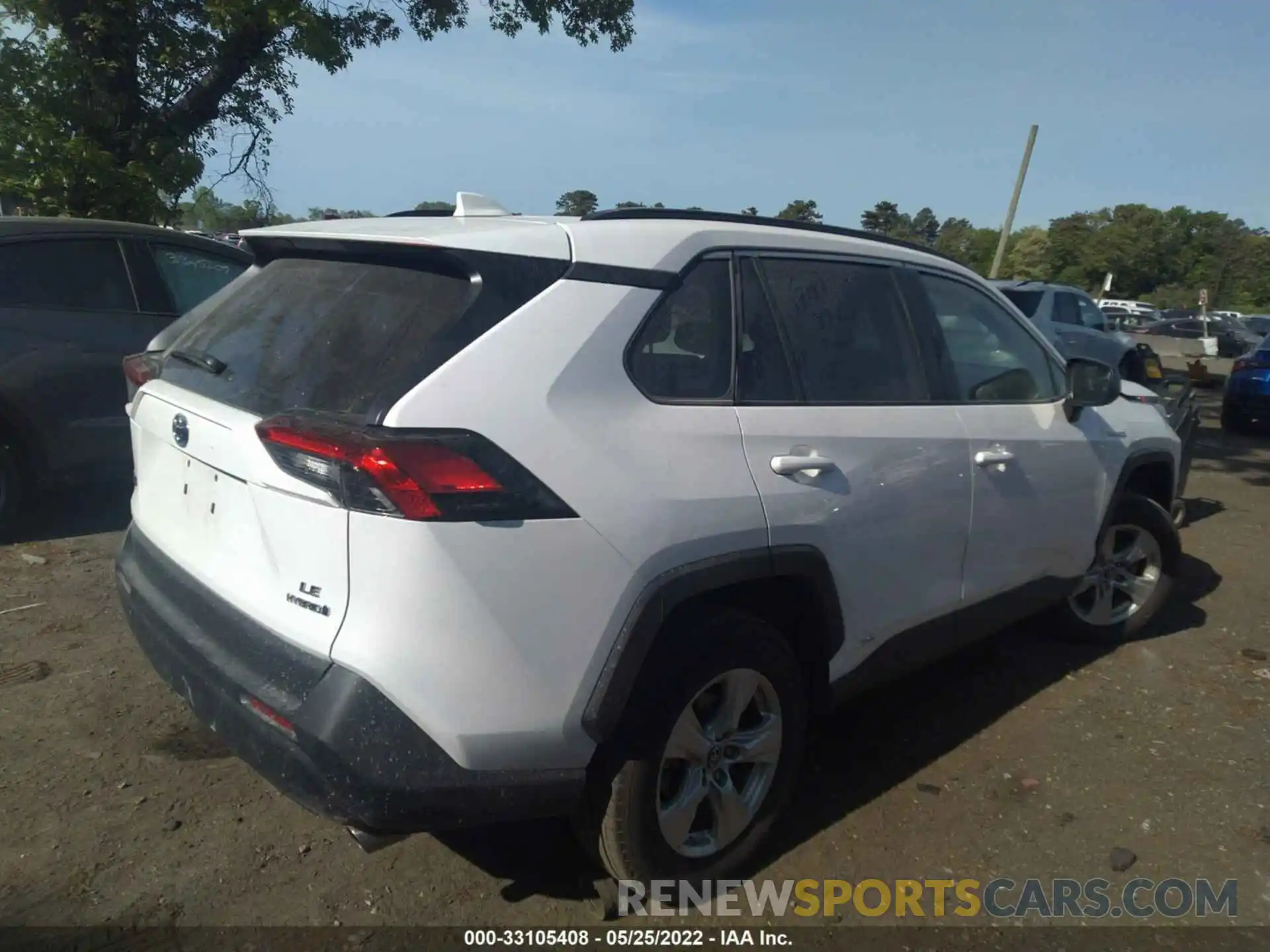 4 Photograph of a damaged car 2T3LWRFV2LW076337 TOYOTA RAV4 2020