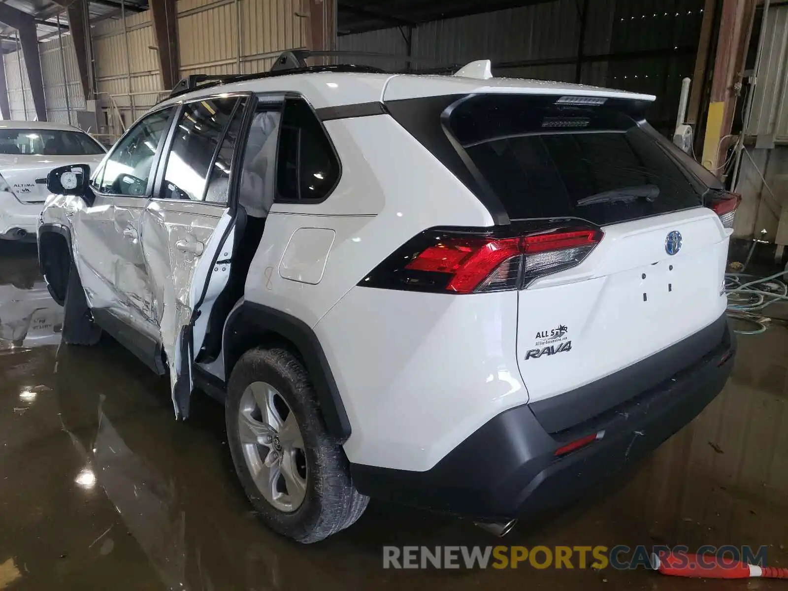 3 Photograph of a damaged car 2T3LWRFV2LW081702 TOYOTA RAV4 2020