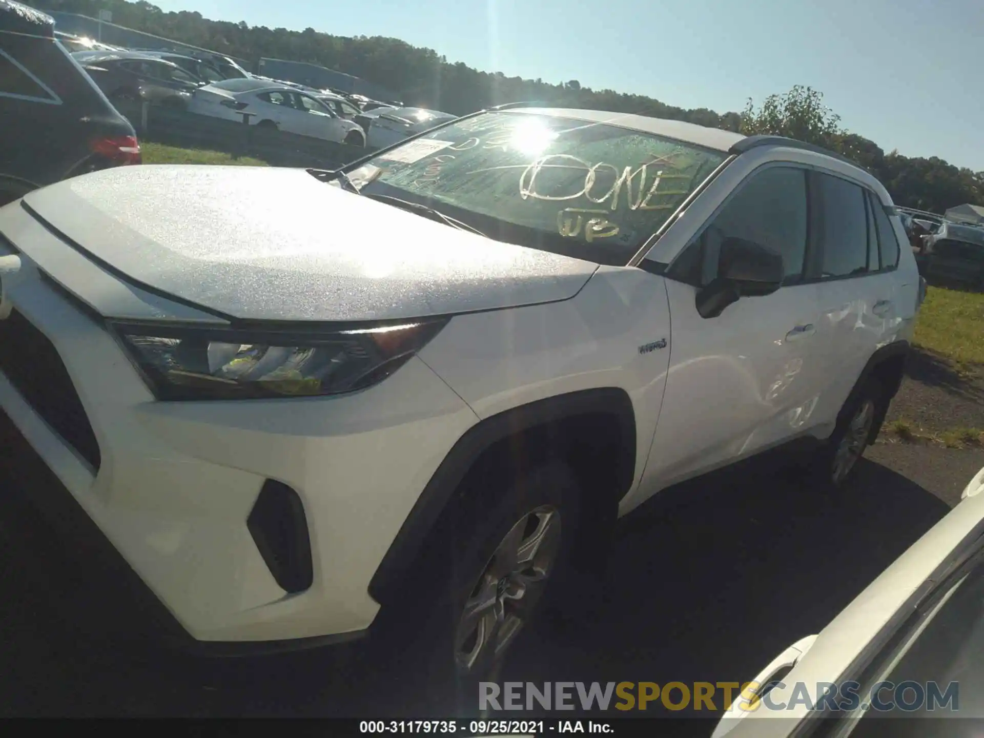 2 Photograph of a damaged car 2T3LWRFV2LW095373 TOYOTA RAV4 2020