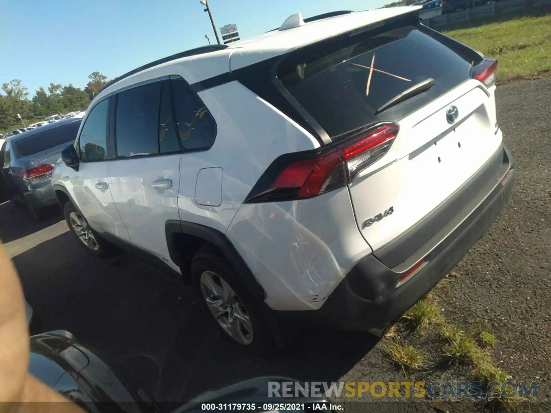 3 Photograph of a damaged car 2T3LWRFV2LW095373 TOYOTA RAV4 2020