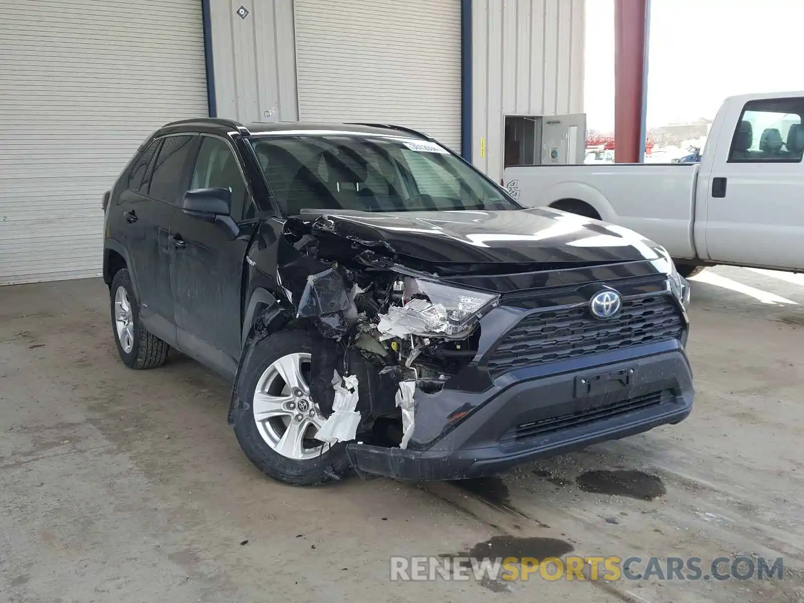 1 Photograph of a damaged car 2T3LWRFV2LW099603 TOYOTA RAV4 2020