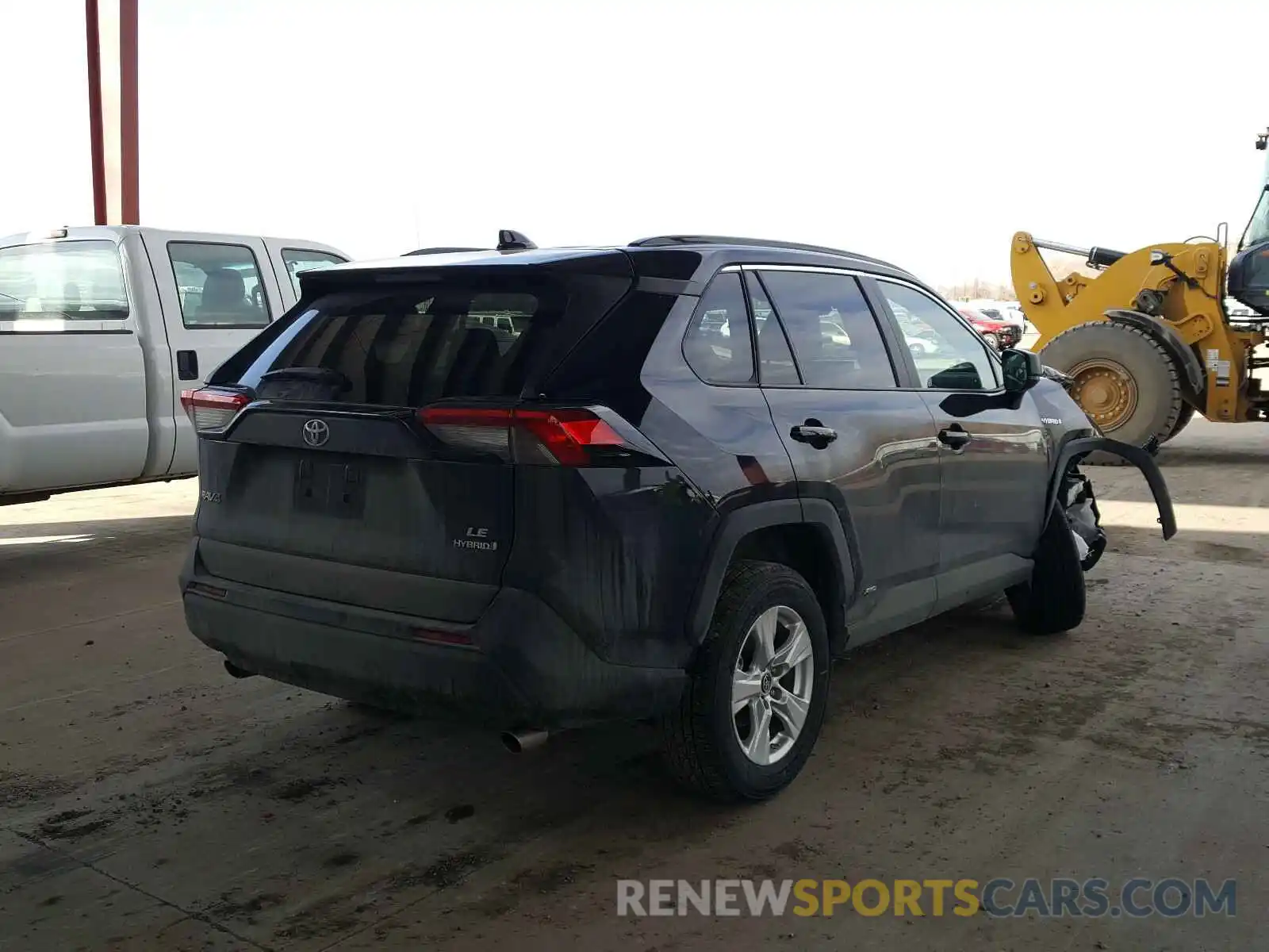 4 Photograph of a damaged car 2T3LWRFV2LW099603 TOYOTA RAV4 2020