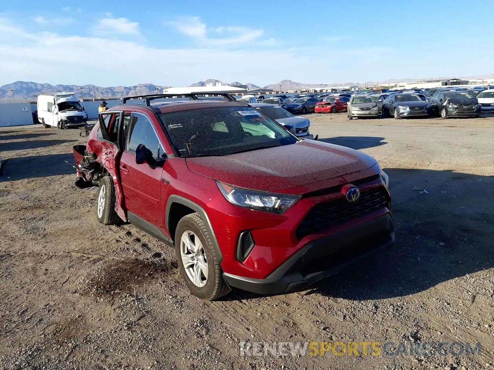 1 Photograph of a damaged car 2T3LWRFV3LW049938 TOYOTA RAV4 2020