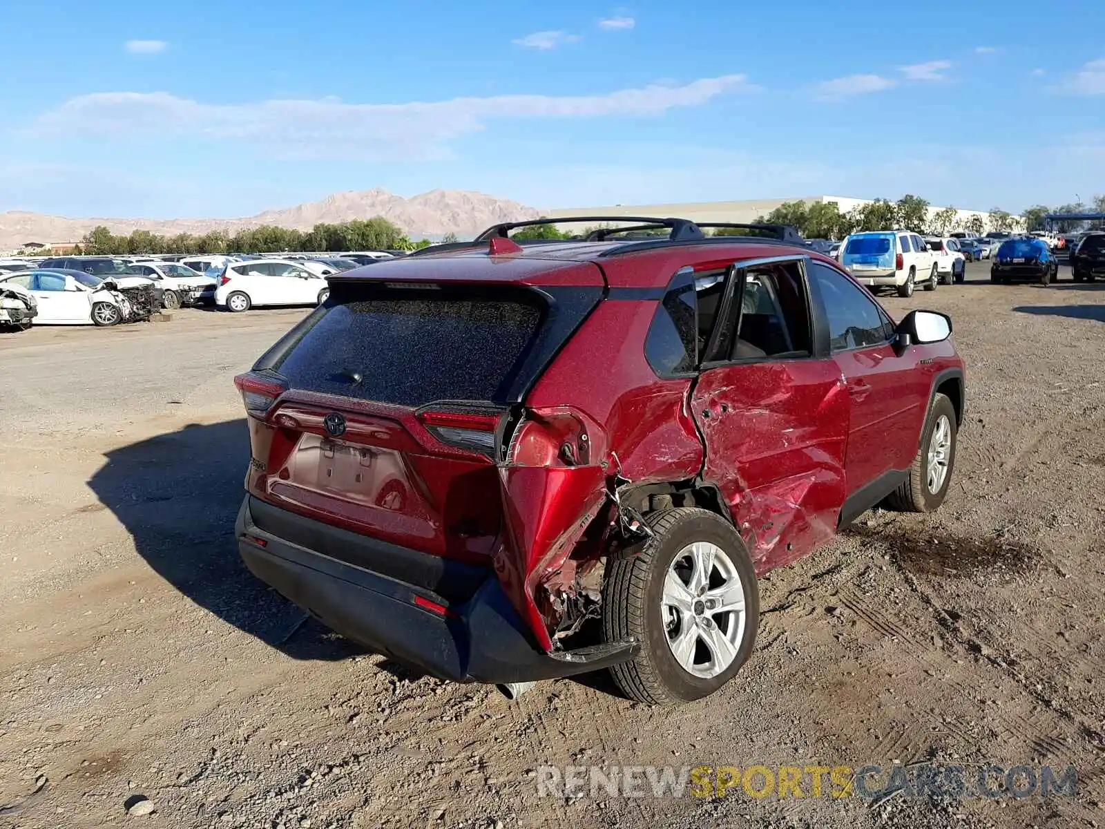 4 Photograph of a damaged car 2T3LWRFV3LW049938 TOYOTA RAV4 2020