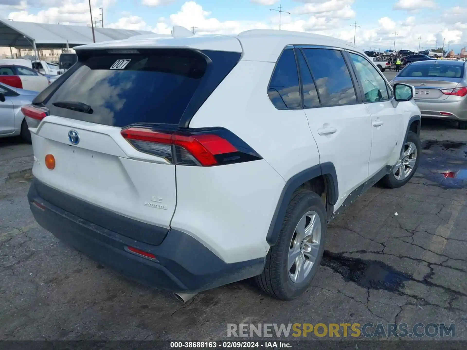 4 Фотография поврежденного автомобиля 2T3LWRFV5LW072167 TOYOTA RAV4 2020