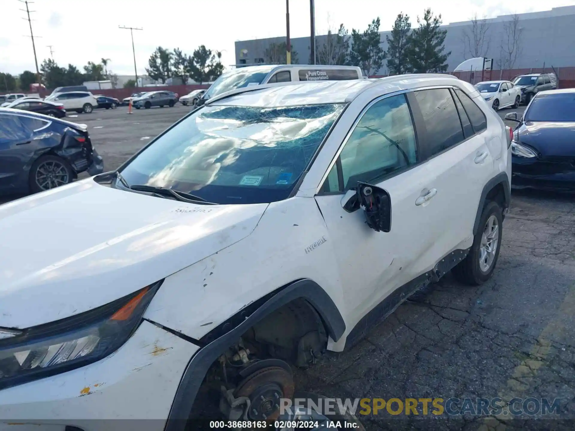 6 Photograph of a damaged car 2T3LWRFV5LW072167 TOYOTA RAV4 2020