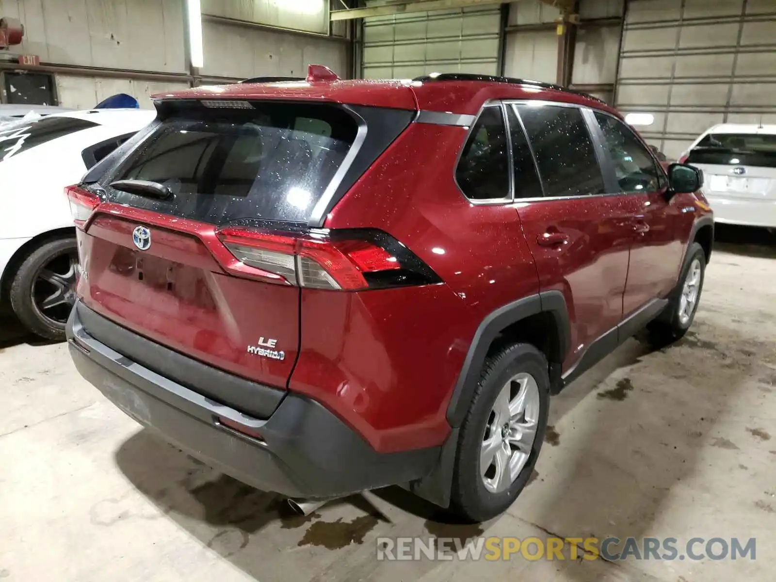 4 Photograph of a damaged car 2T3LWRFV6LW050386 TOYOTA RAV4 2020