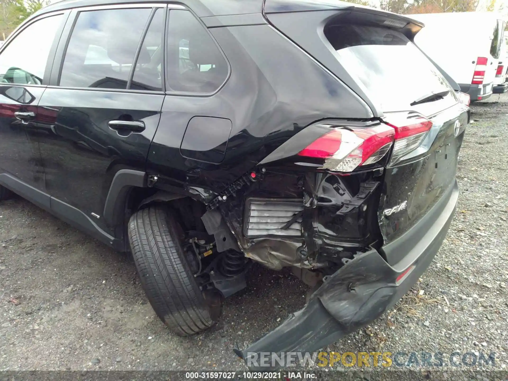 6 Photograph of a damaged car 2T3LWRFV6LW088006 TOYOTA RAV4 2020