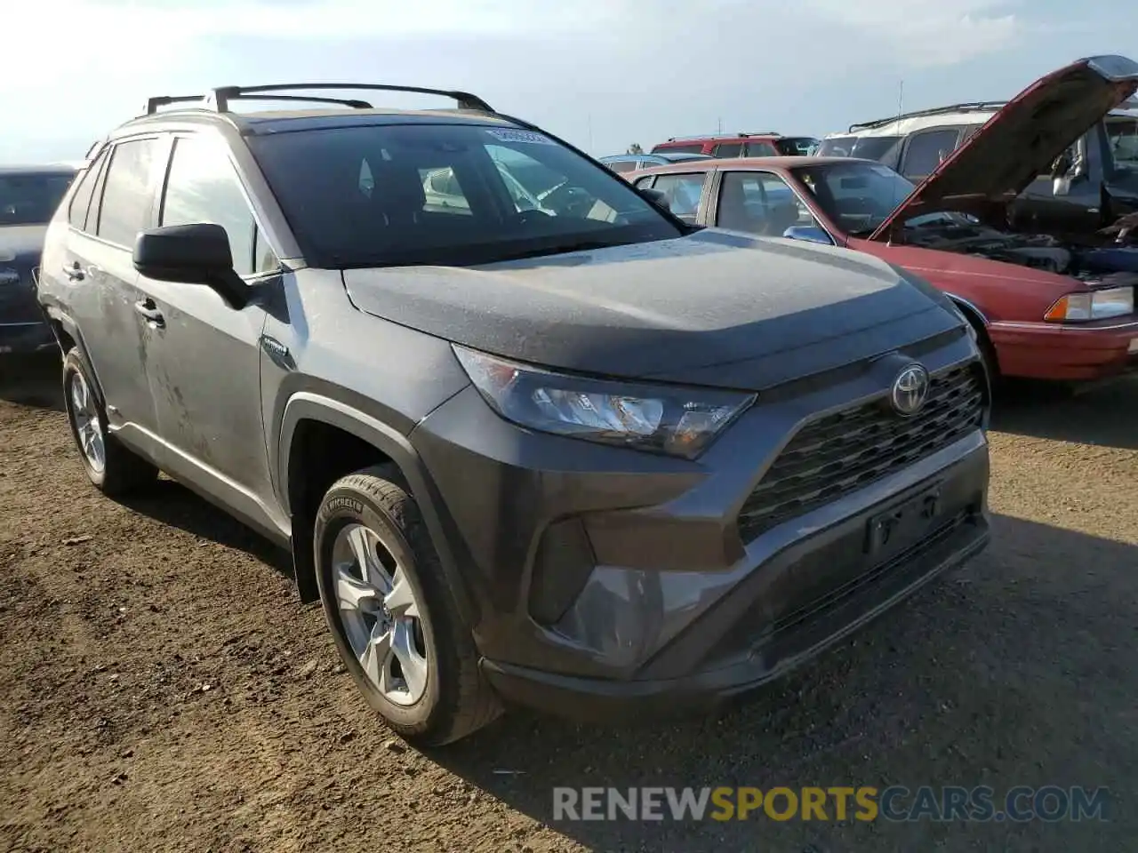 1 Photograph of a damaged car 2T3LWRFV6LW090273 TOYOTA RAV4 2020