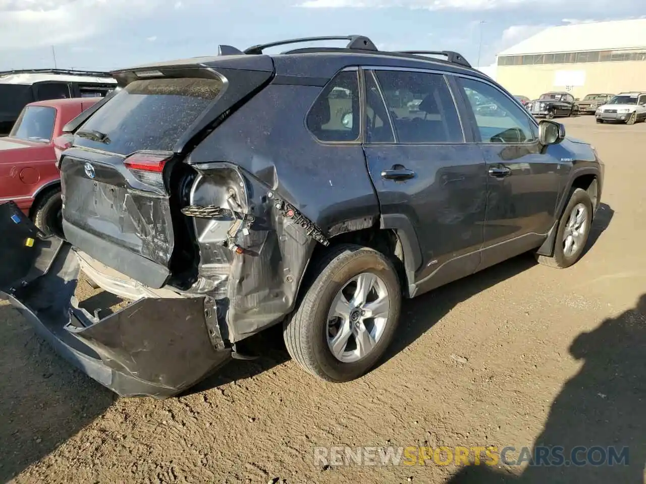 4 Photograph of a damaged car 2T3LWRFV6LW090273 TOYOTA RAV4 2020