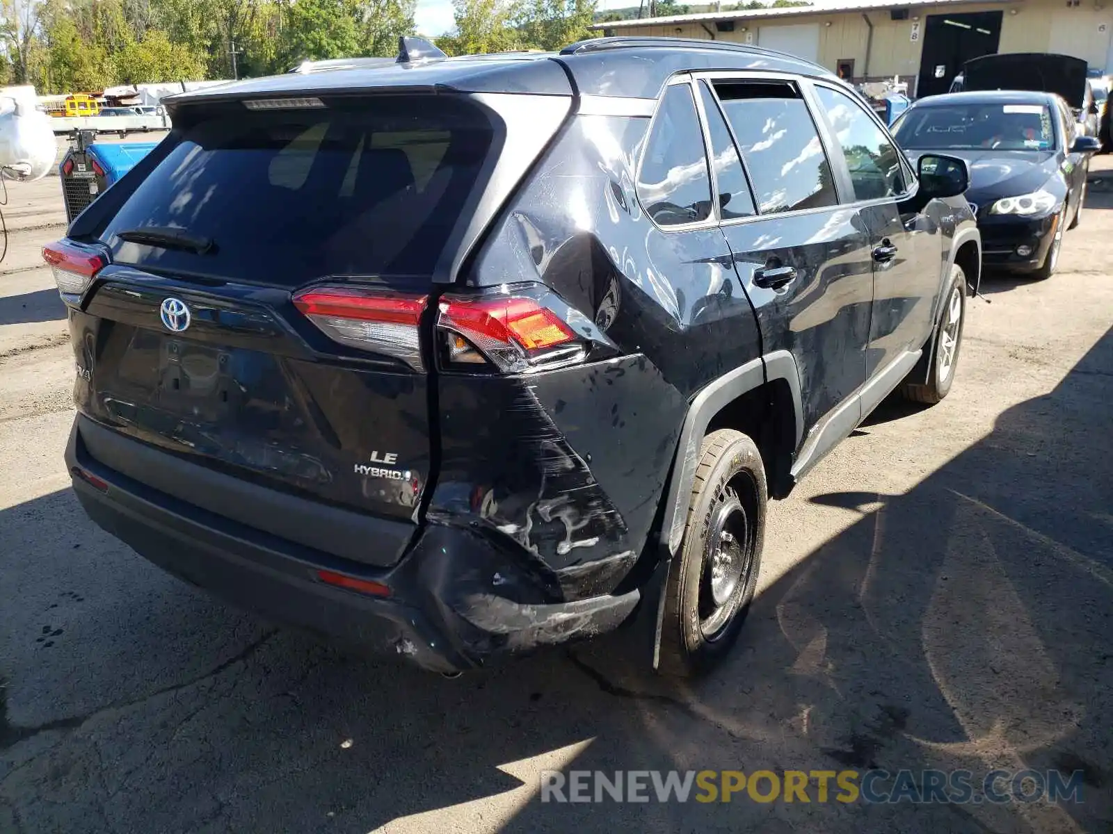 4 Photograph of a damaged car 2T3LWRFV7LW055919 TOYOTA RAV4 2020