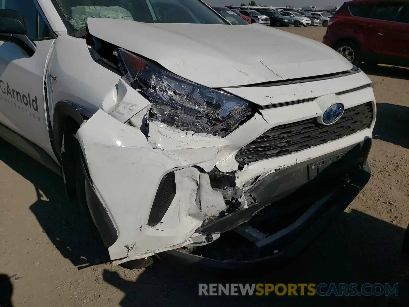 9 Photograph of a damaged car 2T3LWRFV7LW065687 TOYOTA RAV4 2020