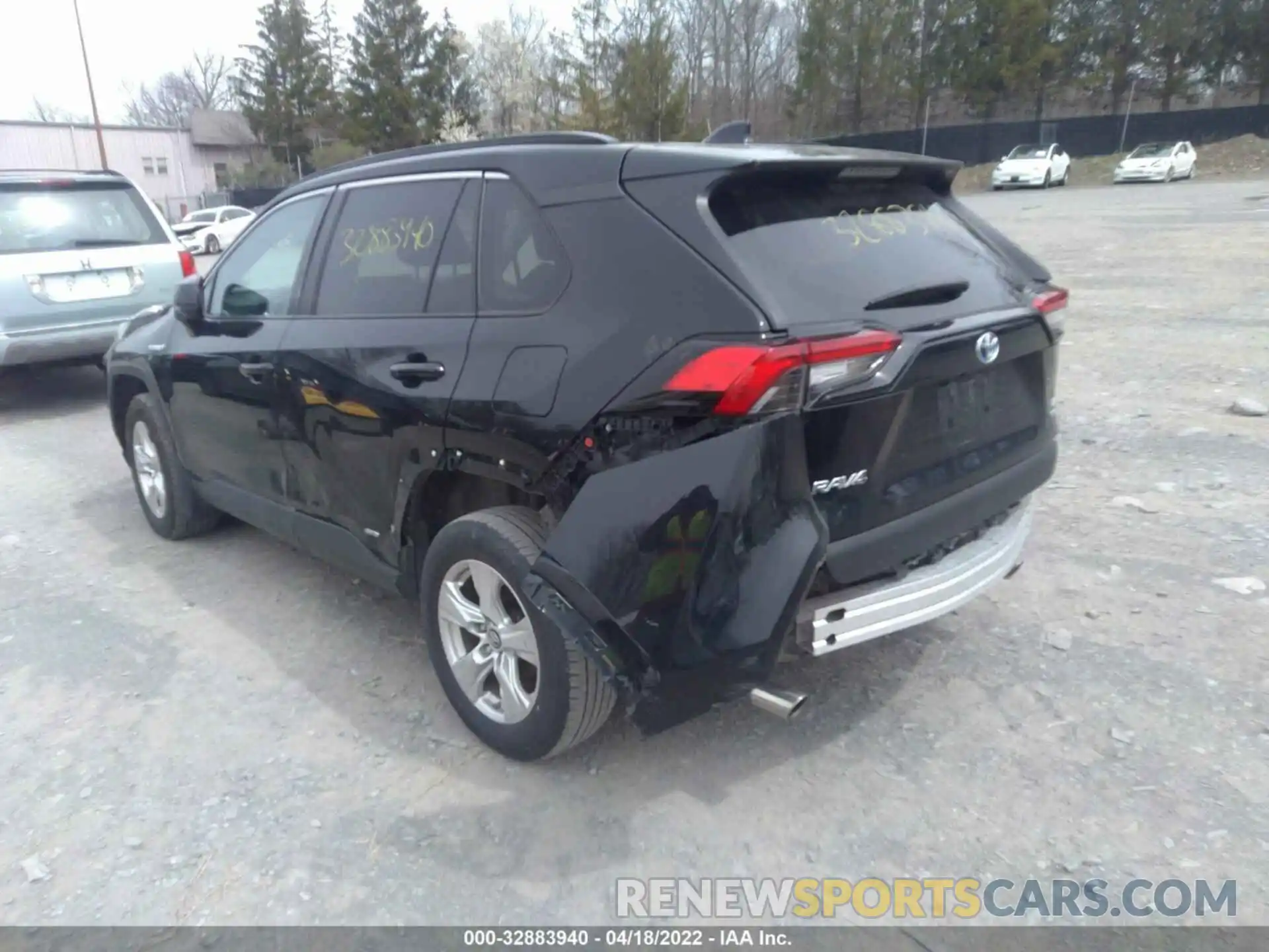 3 Photograph of a damaged car 2T3LWRFV8LW053435 TOYOTA RAV4 2020