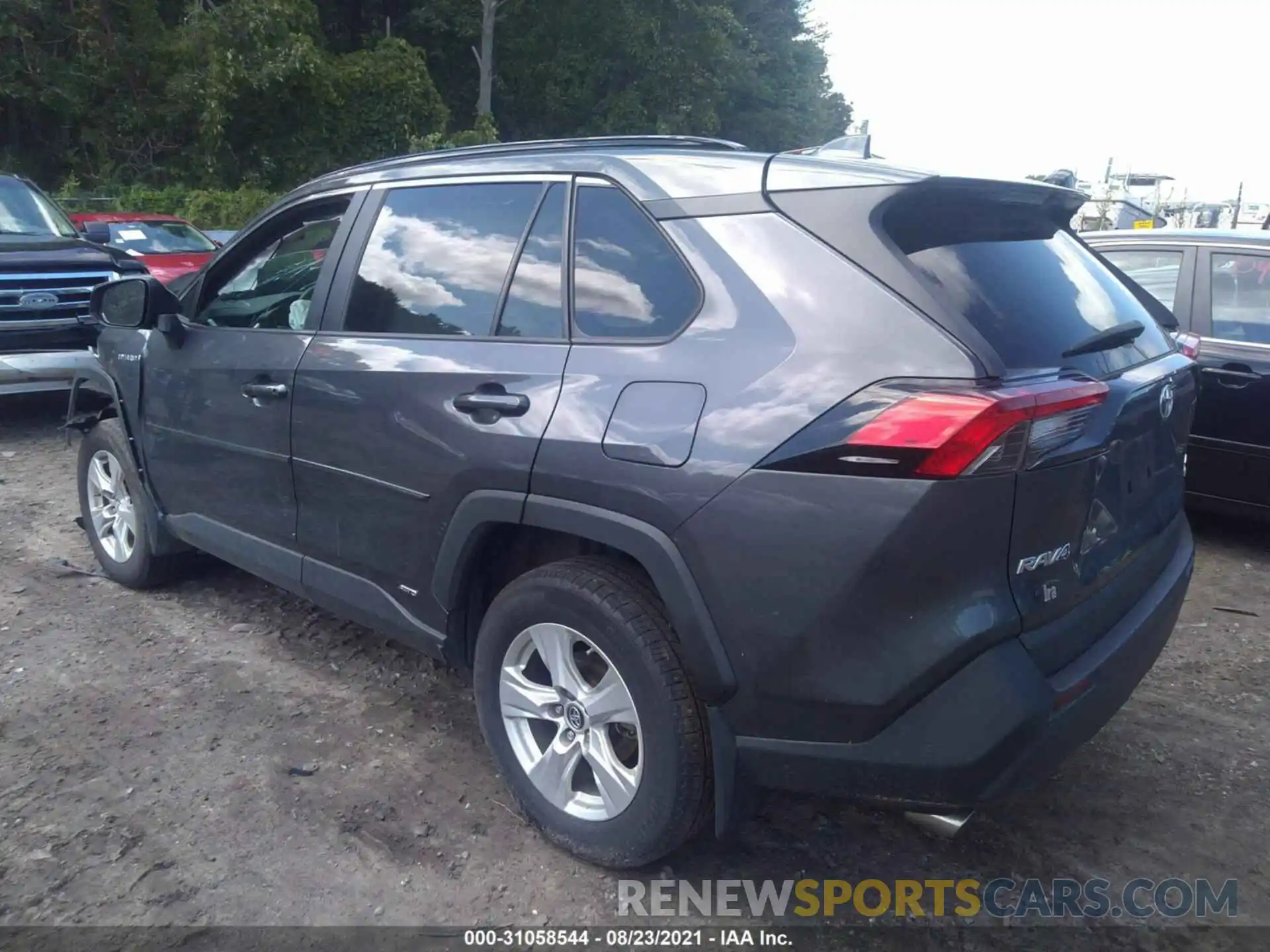 3 Photograph of a damaged car 2T3LWRFV9LW055601 TOYOTA RAV4 2020