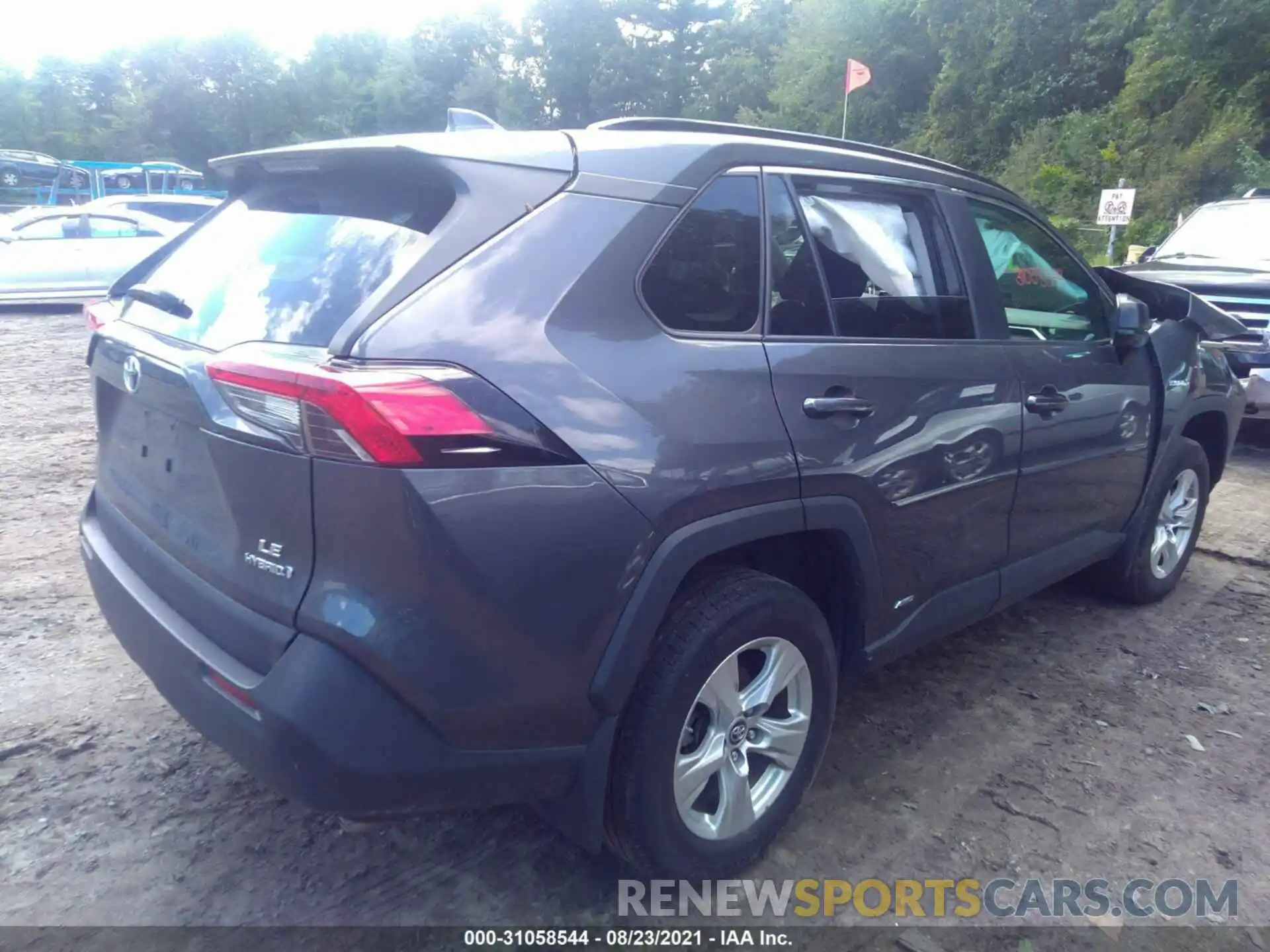 4 Photograph of a damaged car 2T3LWRFV9LW055601 TOYOTA RAV4 2020