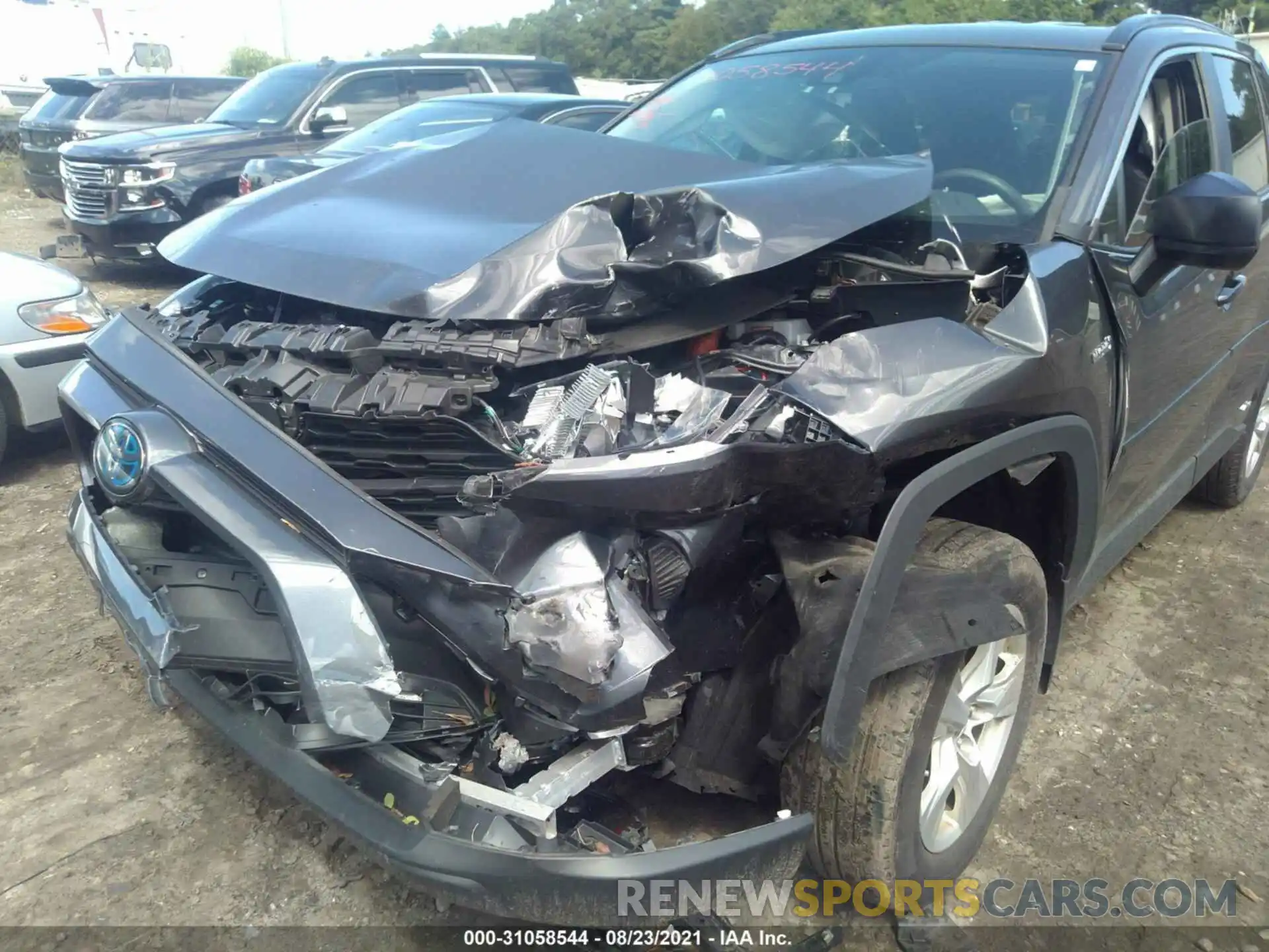 6 Photograph of a damaged car 2T3LWRFV9LW055601 TOYOTA RAV4 2020