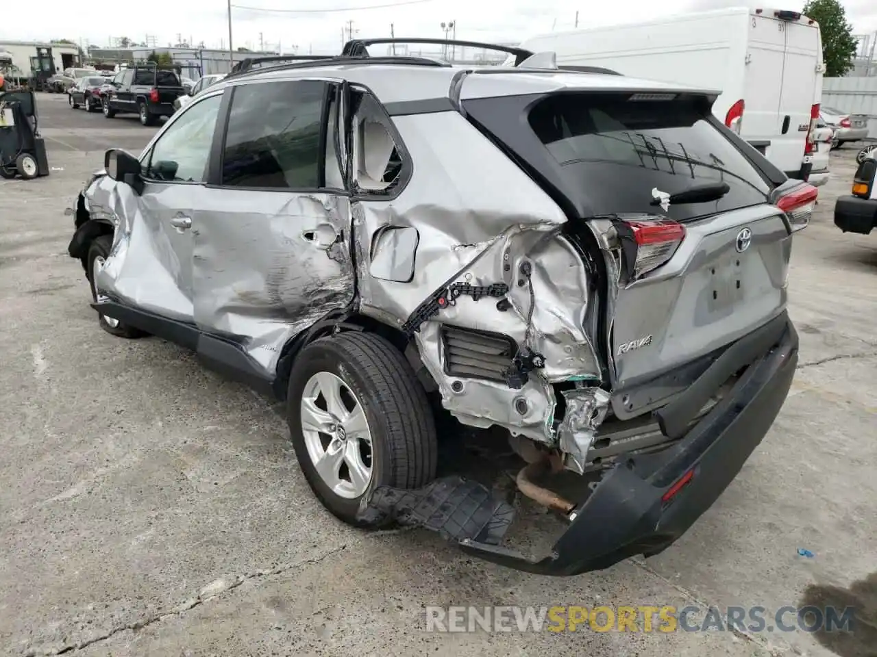 3 Photograph of a damaged car 2T3LWRFV9LW072270 TOYOTA RAV4 2020