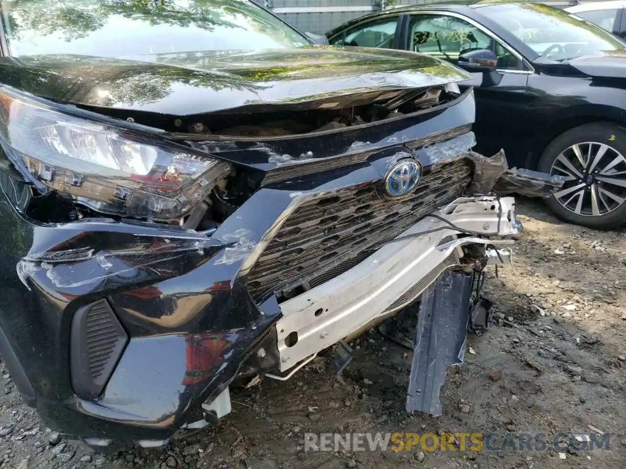 9 Photograph of a damaged car 2T3LWRFVXLW054747 TOYOTA RAV4 2020