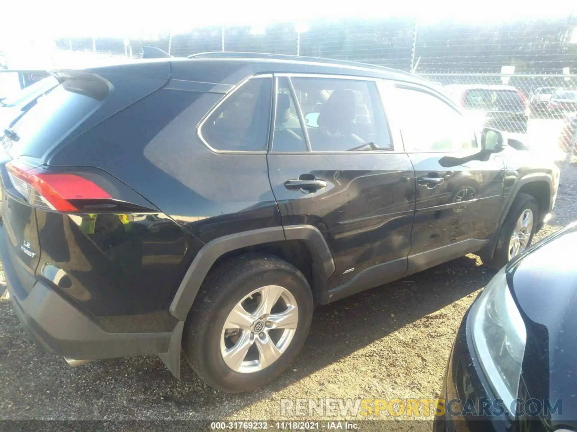 4 Photograph of a damaged car 2T3LWRFVXLW066378 TOYOTA RAV4 2020