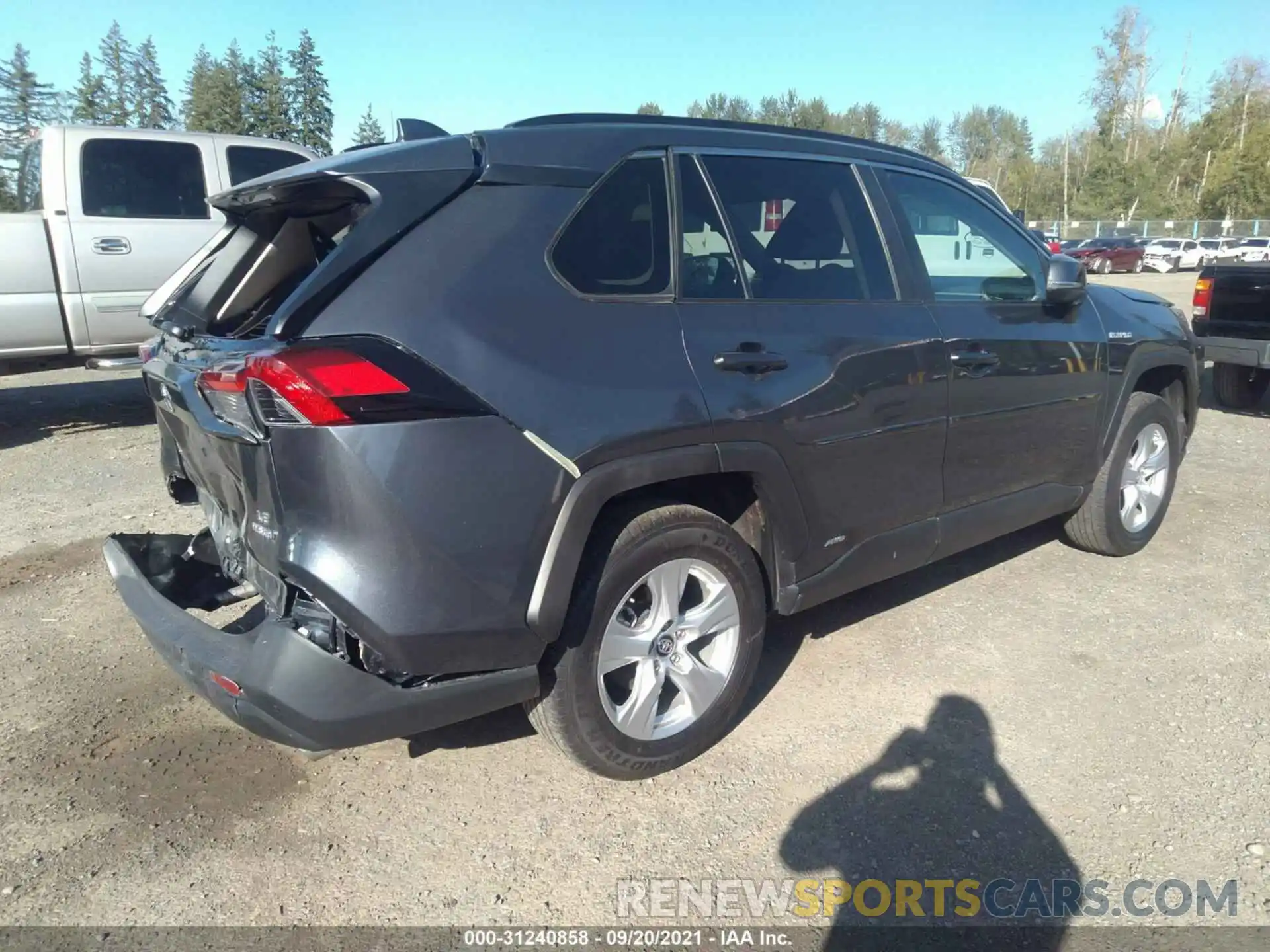 4 Photograph of a damaged car 2T3MWRFV0LW050856 TOYOTA RAV4 2020