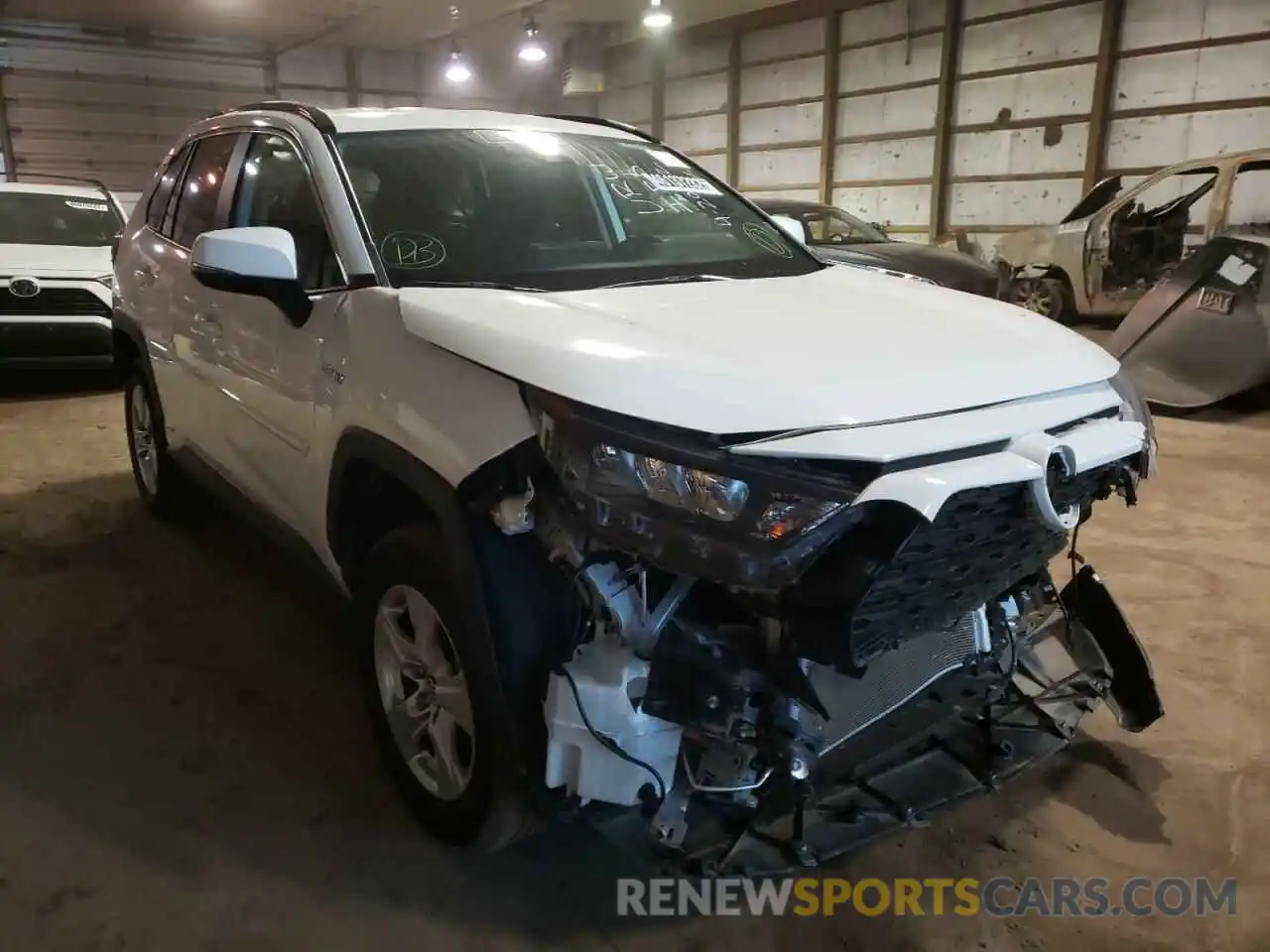 1 Photograph of a damaged car 2T3MWRFV0LW068760 TOYOTA RAV4 2020