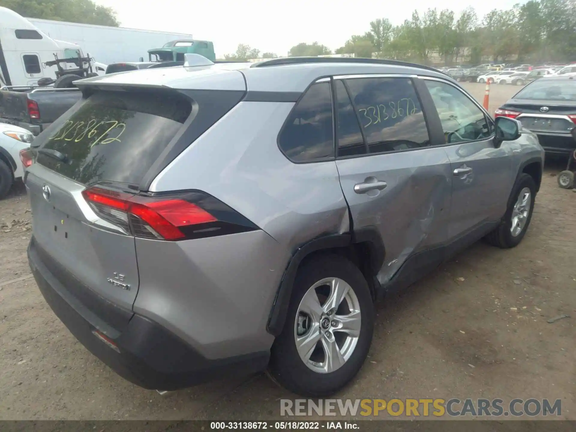 6 Photograph of a damaged car 2T3MWRFV0LW072890 TOYOTA RAV4 2020