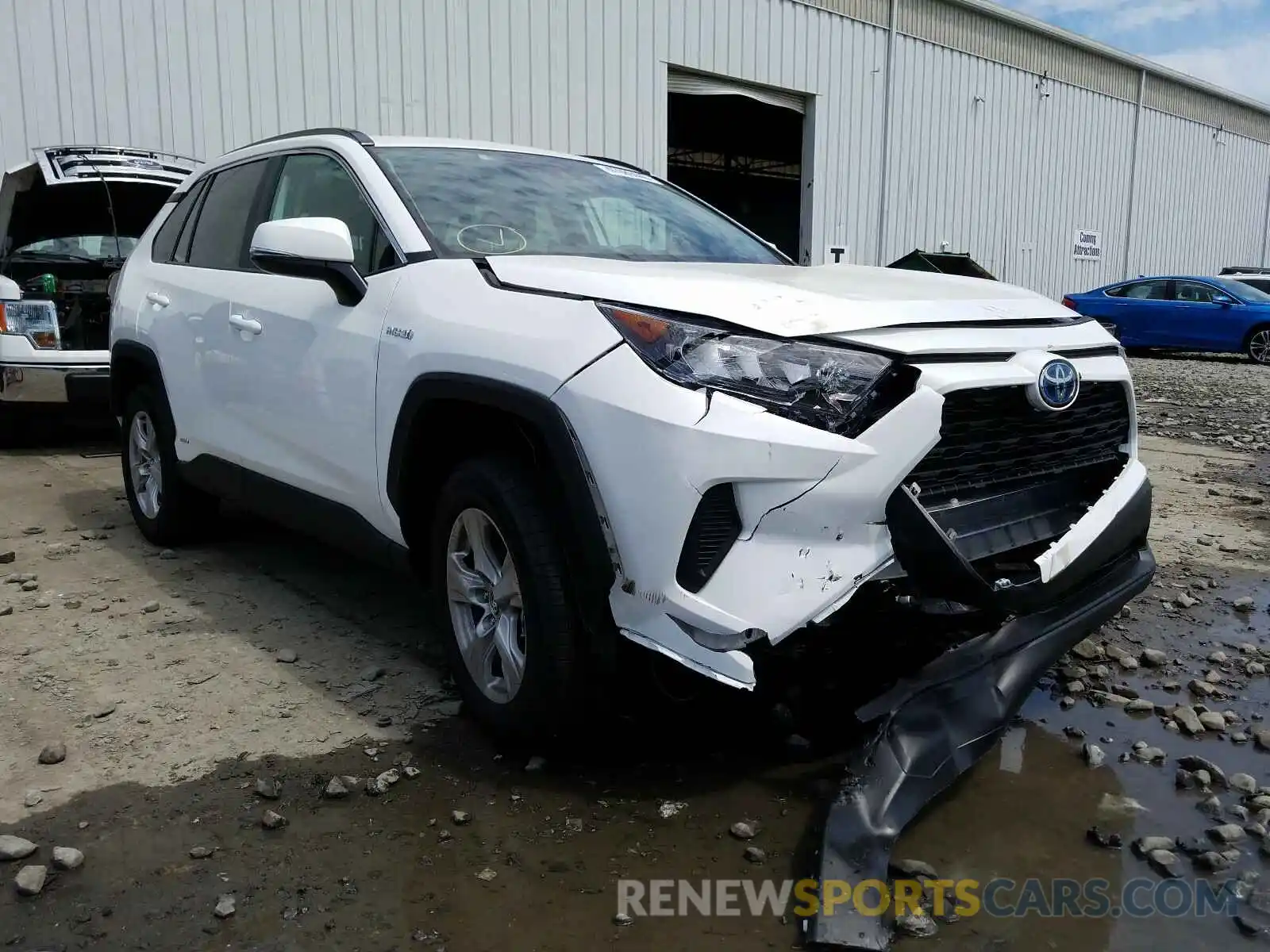 1 Photograph of a damaged car 2T3MWRFV0LW085350 TOYOTA RAV4 2020