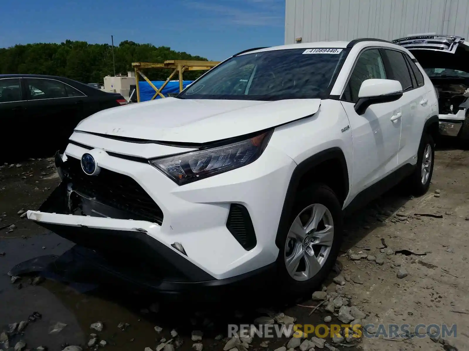 2 Photograph of a damaged car 2T3MWRFV0LW085350 TOYOTA RAV4 2020