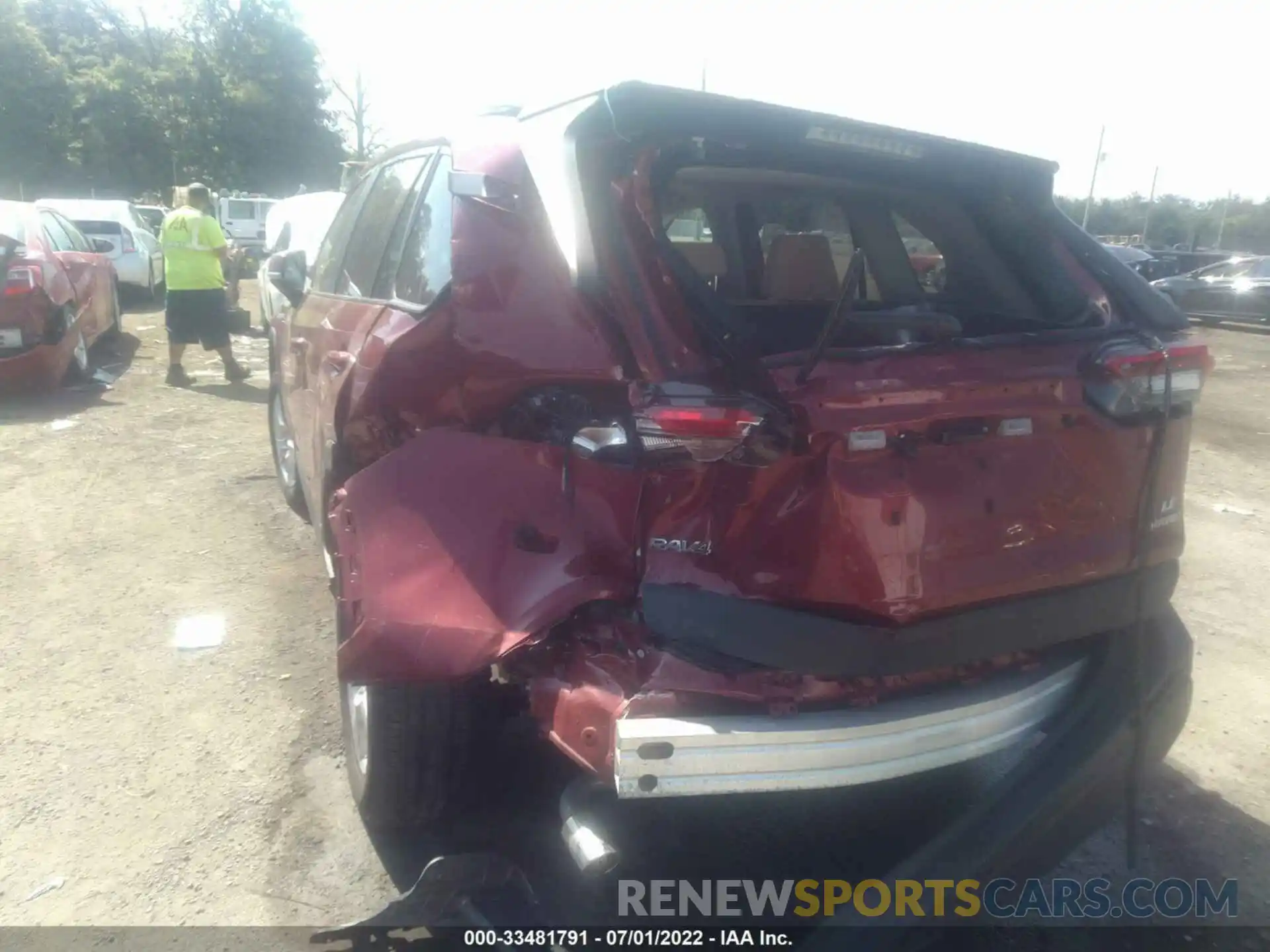 6 Photograph of a damaged car 2T3MWRFV0LW090550 TOYOTA RAV4 2020